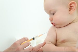 bebe-vacuna-grupo-azul-salud